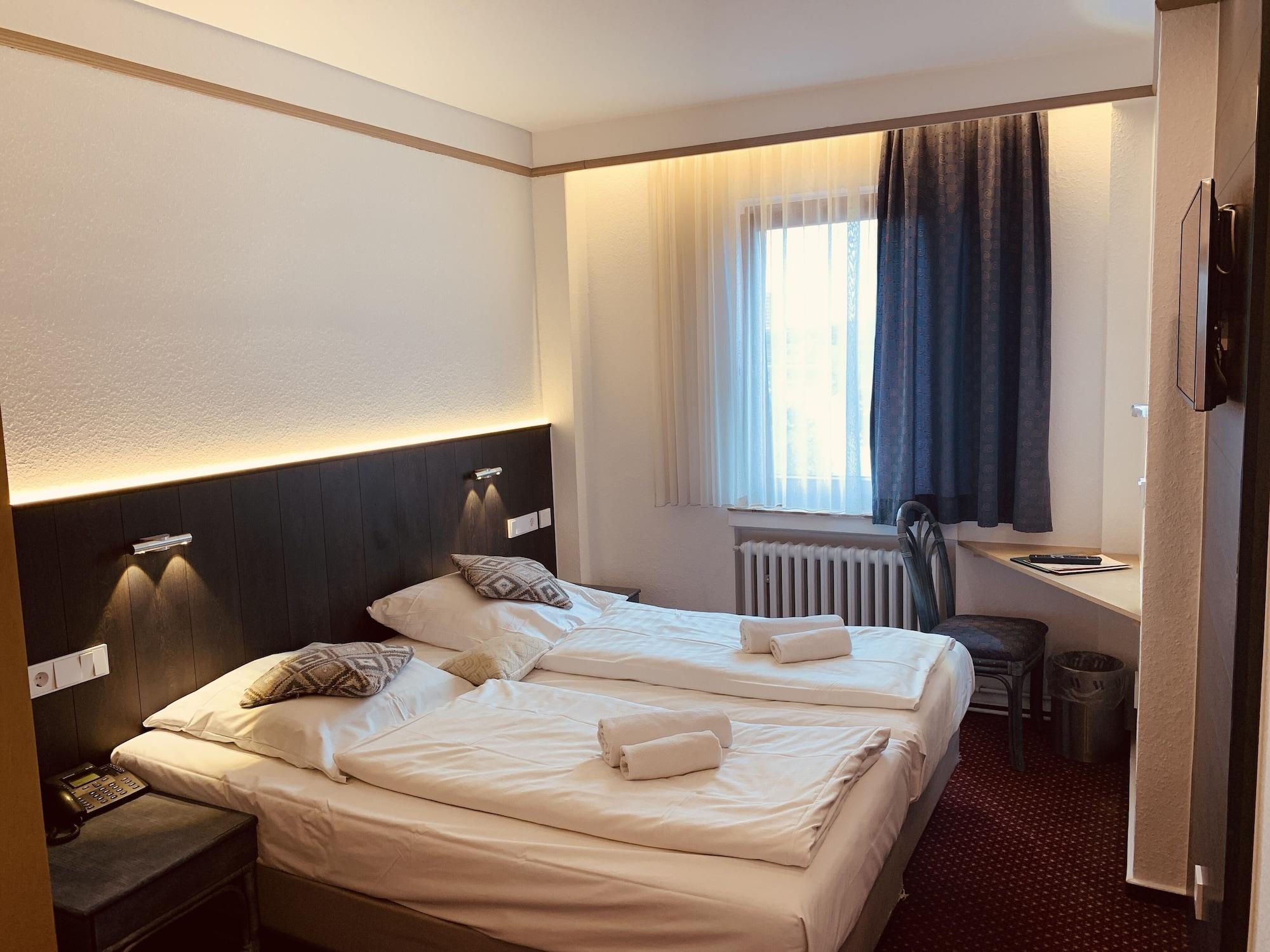 קלן Hotel Kunibert Der Fiese מראה חיצוני תמונה