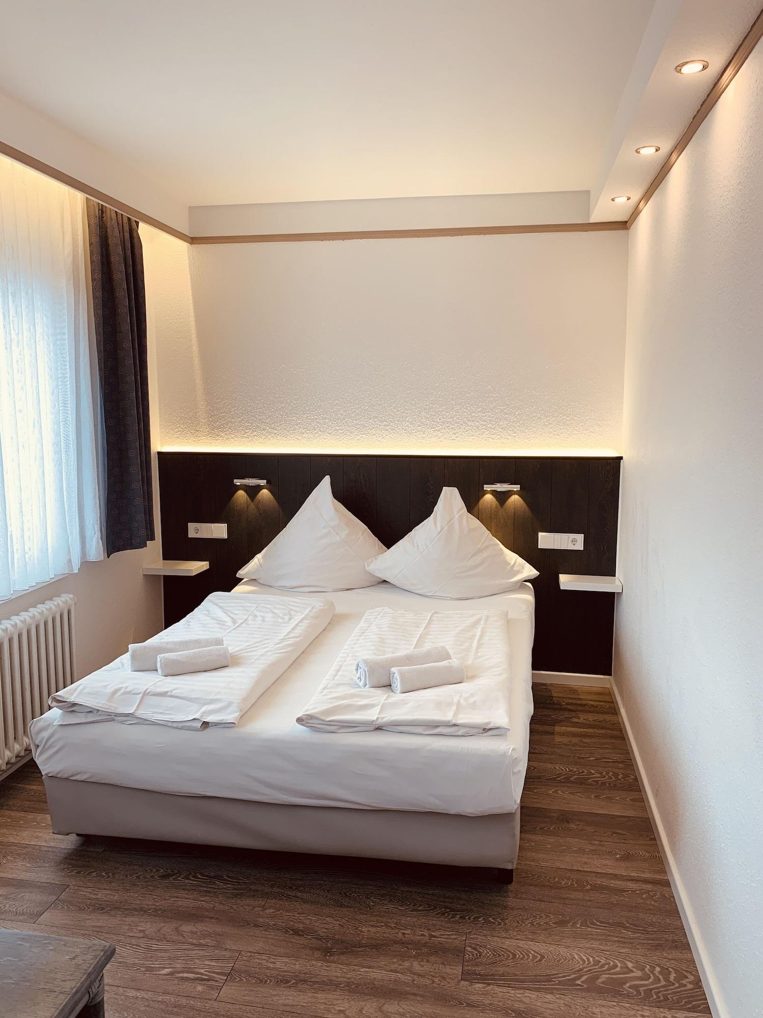 קלן Hotel Kunibert Der Fiese מראה חיצוני תמונה