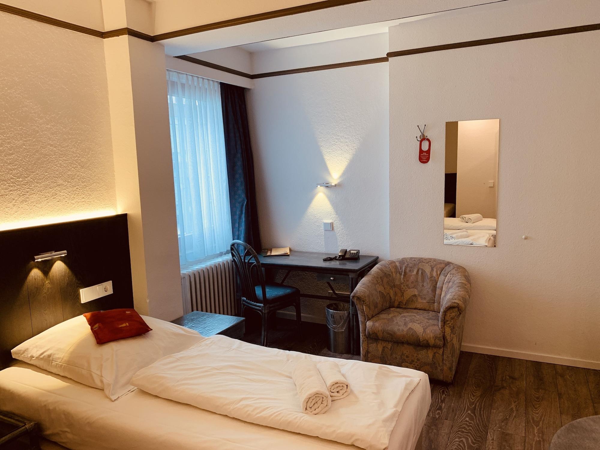 קלן Hotel Kunibert Der Fiese מראה חיצוני תמונה