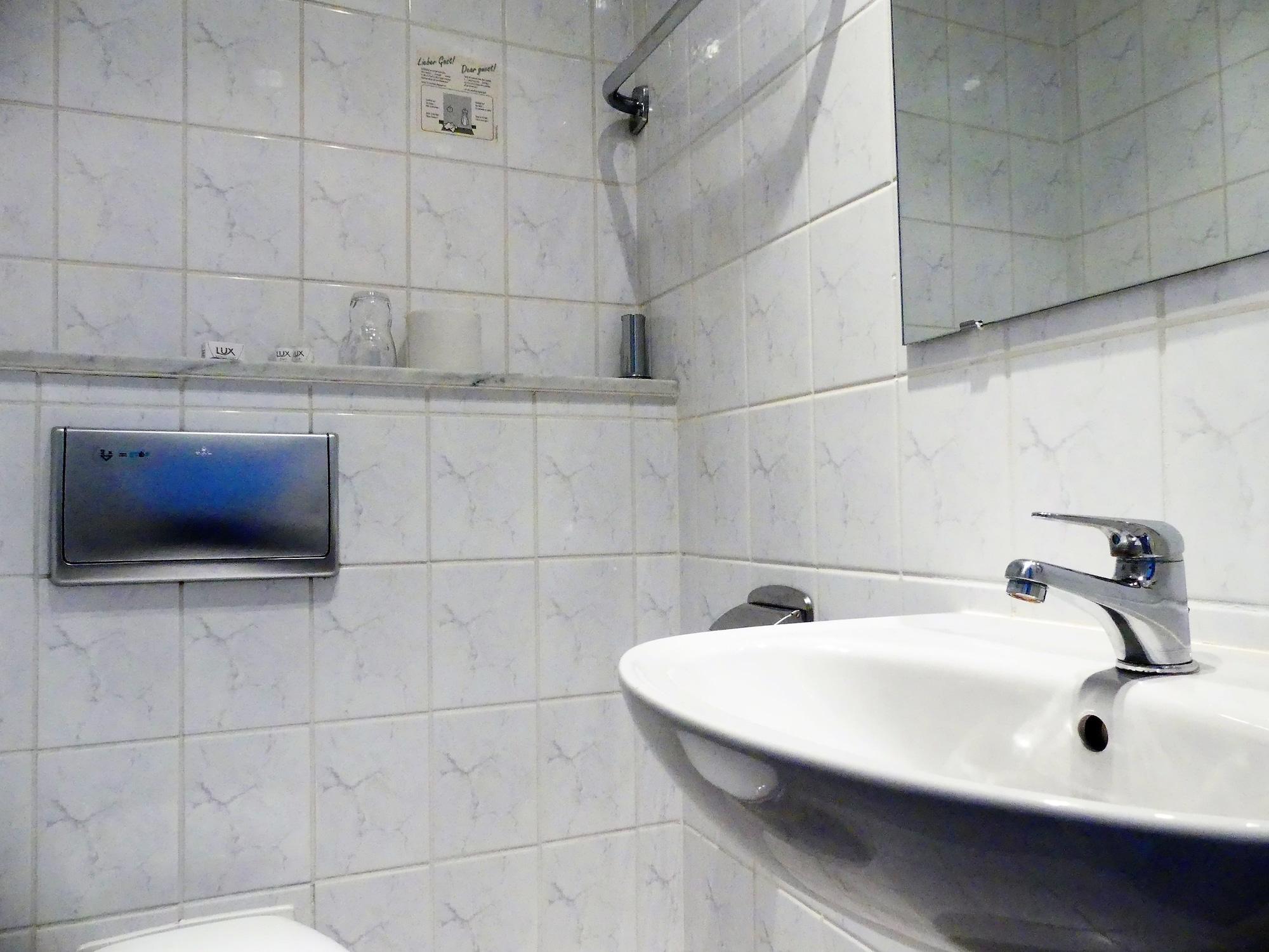 קלן Hotel Kunibert Der Fiese מראה חיצוני תמונה