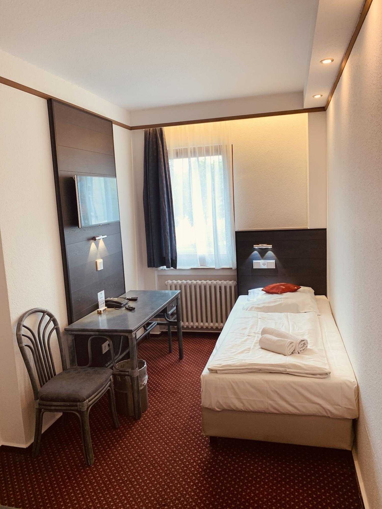 קלן Hotel Kunibert Der Fiese מראה חיצוני תמונה