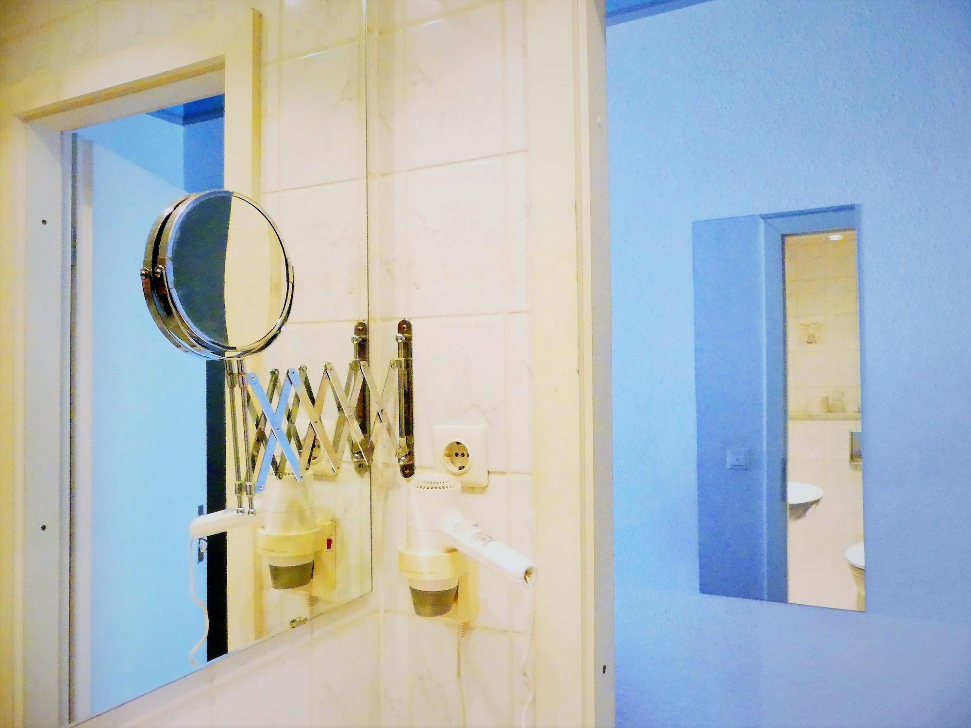קלן Hotel Kunibert Der Fiese מראה חיצוני תמונה