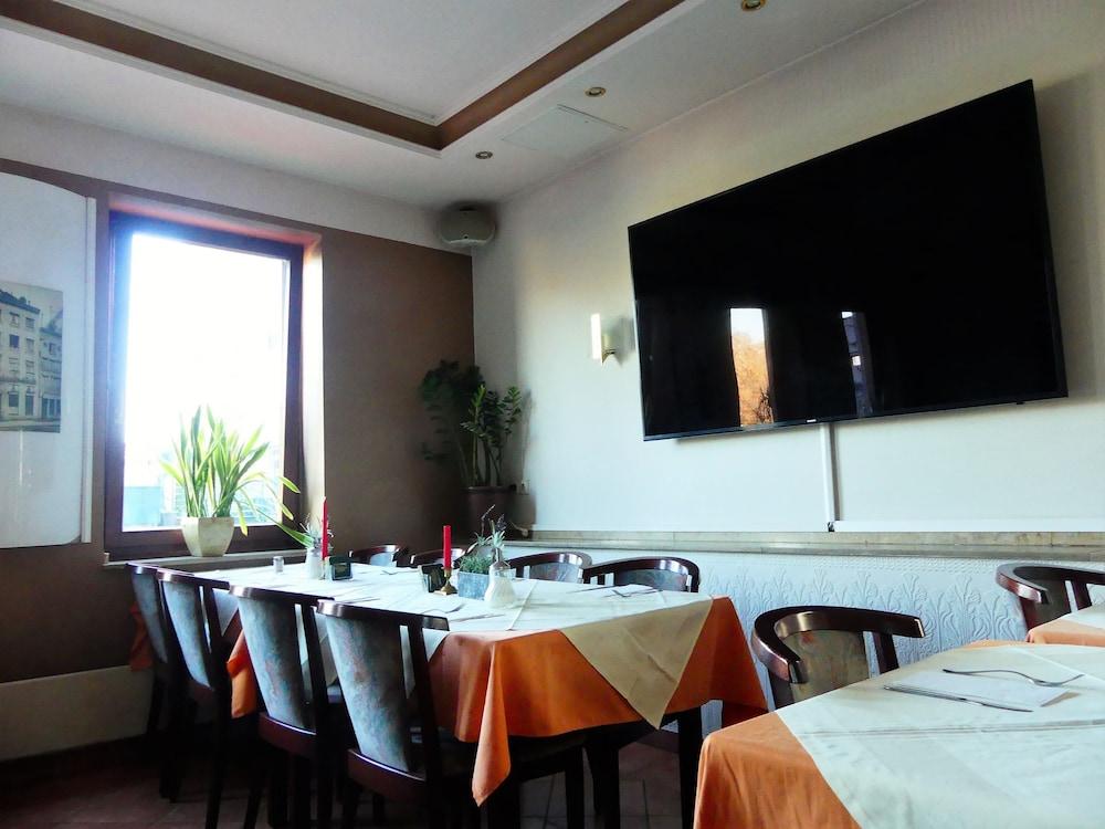 קלן Hotel Kunibert Der Fiese מראה חיצוני תמונה