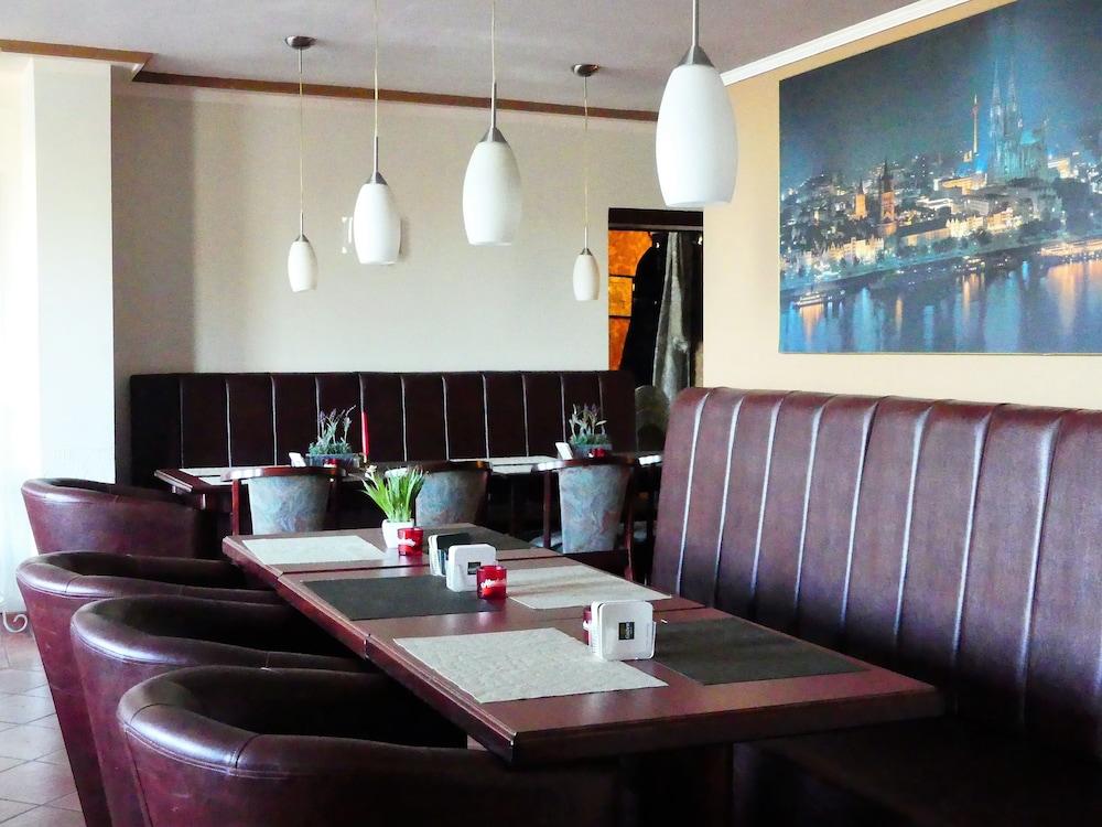 קלן Hotel Kunibert Der Fiese מראה חיצוני תמונה